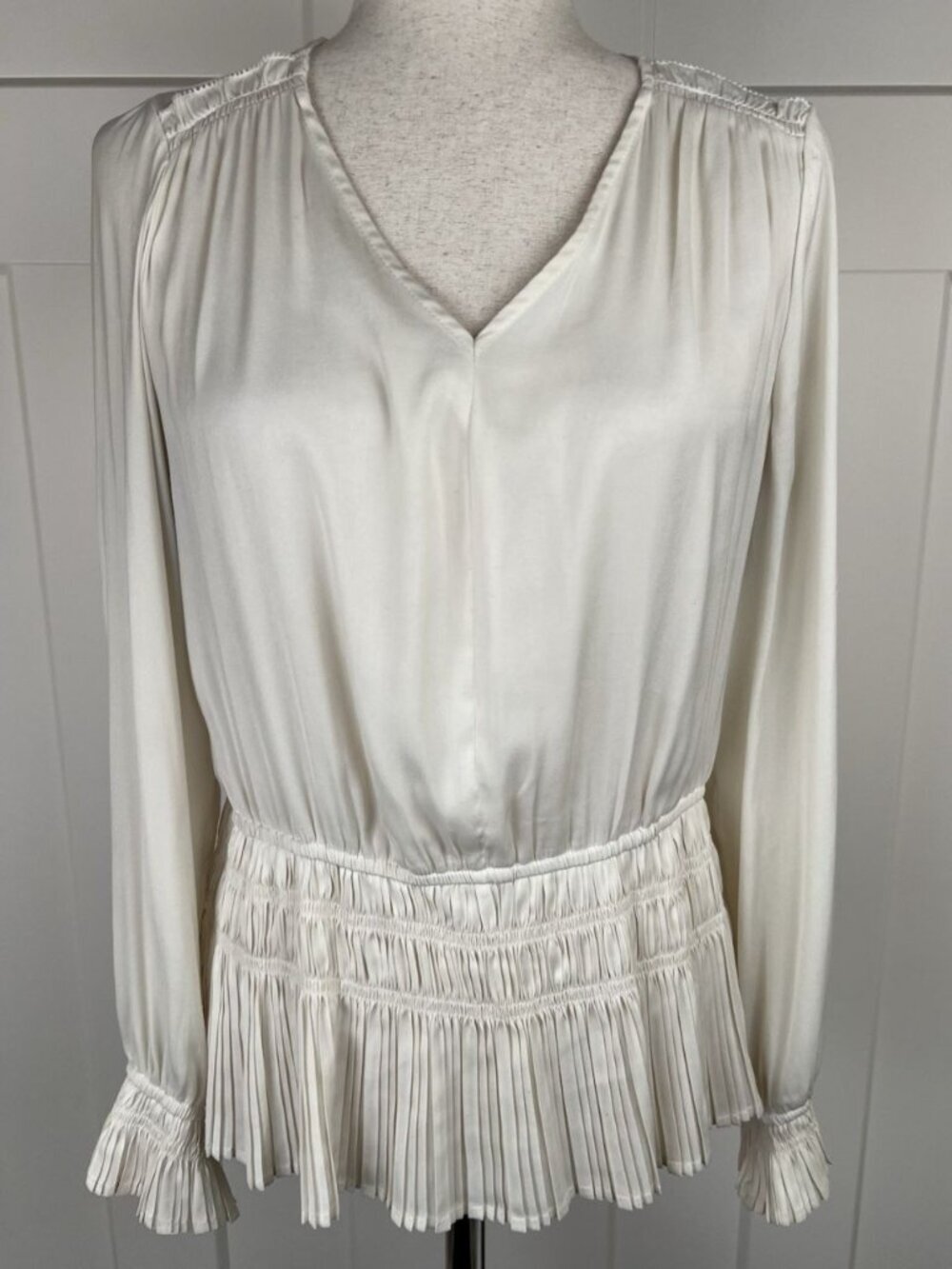 Catherine Malandrino Blouse Womens M Ivory Pleated Peplum Silk Like V Neck Top